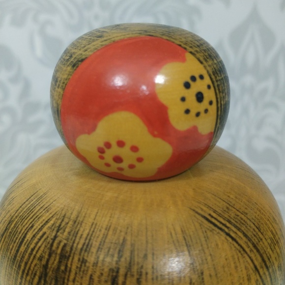 Vintage Kokeshi Japanese Wooden Doll 8 Inches Tall - Picture 3 of 8